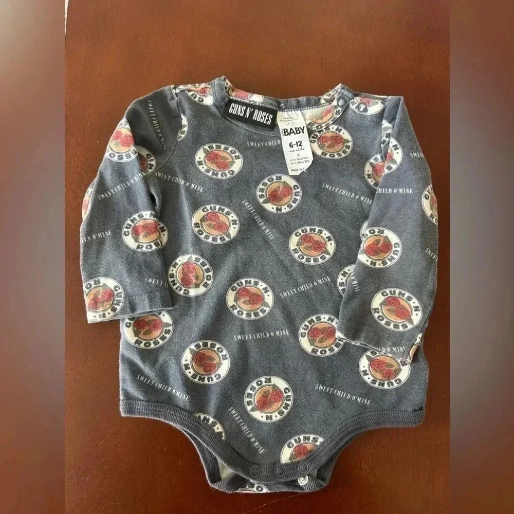 Guns N’ Roses Baby Bodysuit size 6-12M.